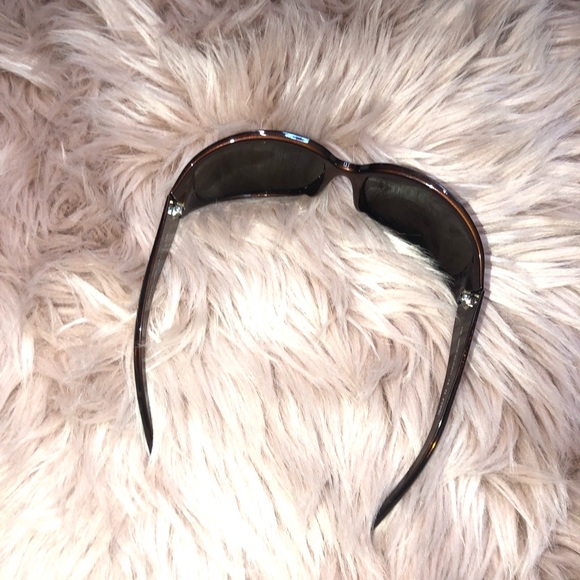 Fendi Sunglasses - Picture 6 of 8